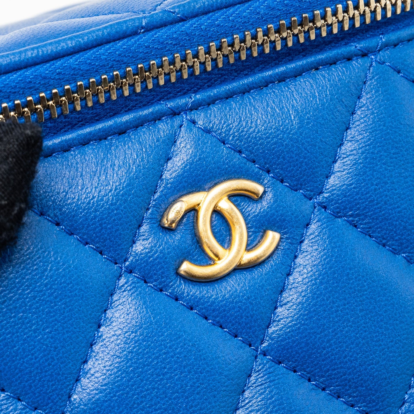 Chanel Pearl Crush Mini Vanity Lambskin Blue (microchip)