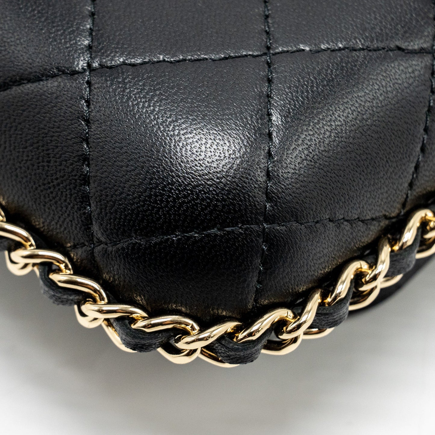 Chanel 22A Phone Case/Mini Wallet on Chain Lambskin Black L (Microchip)