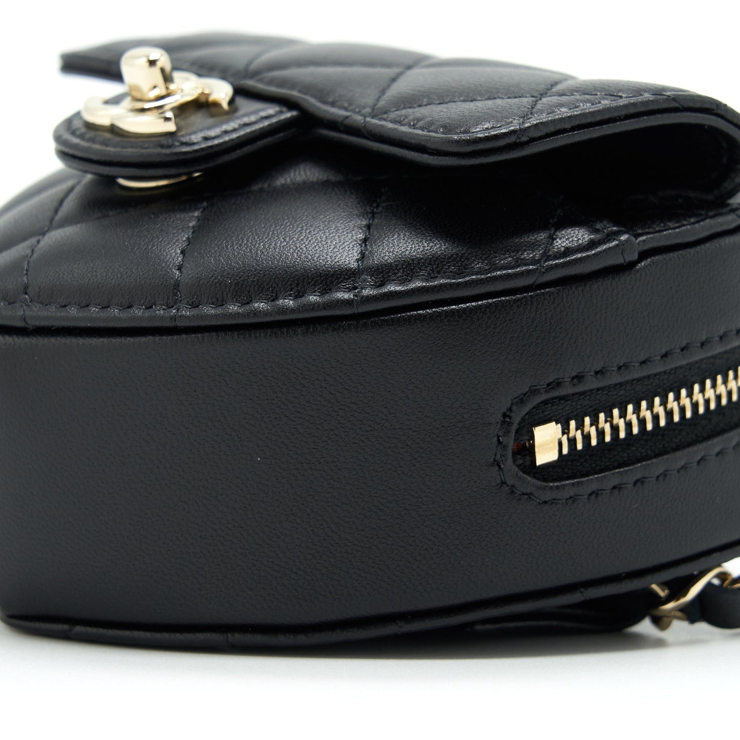 Chanel 22S Heart Belt Bag Lambskin Black L