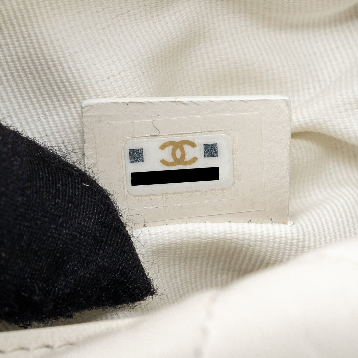 Chanel 23C Round Clutch Lambskin White L (microchip)