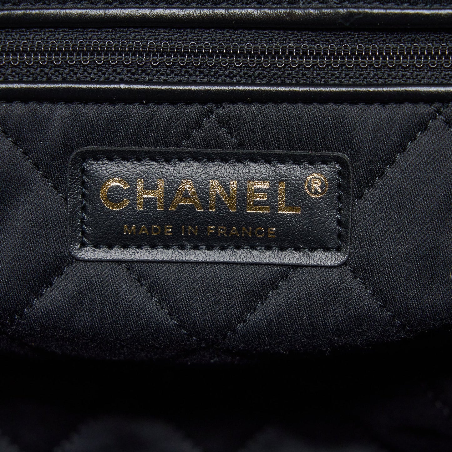 Chanel Medium 22 Bag Shiny Calfskin Black  (Microchip)