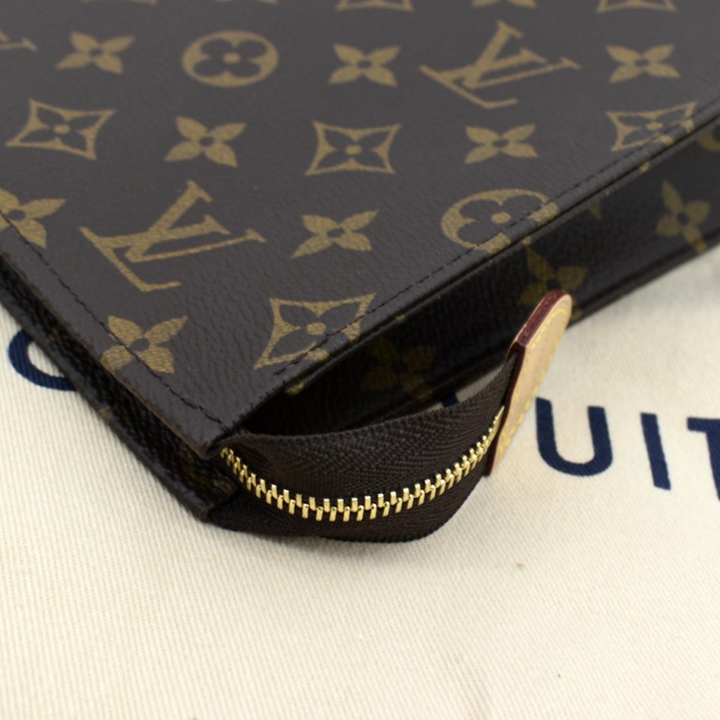 LOUIS VUITTON Toiletry 26 Monogram Canvas Cosmetic Pouch Brown