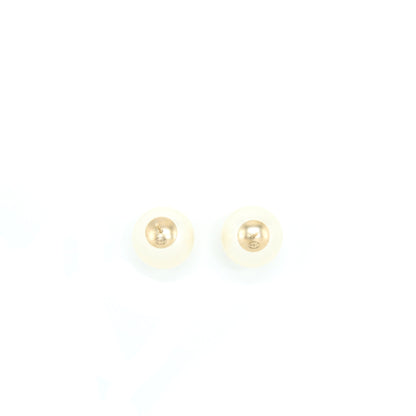 Chanel Giant Pearl With CC Logo Earring L
