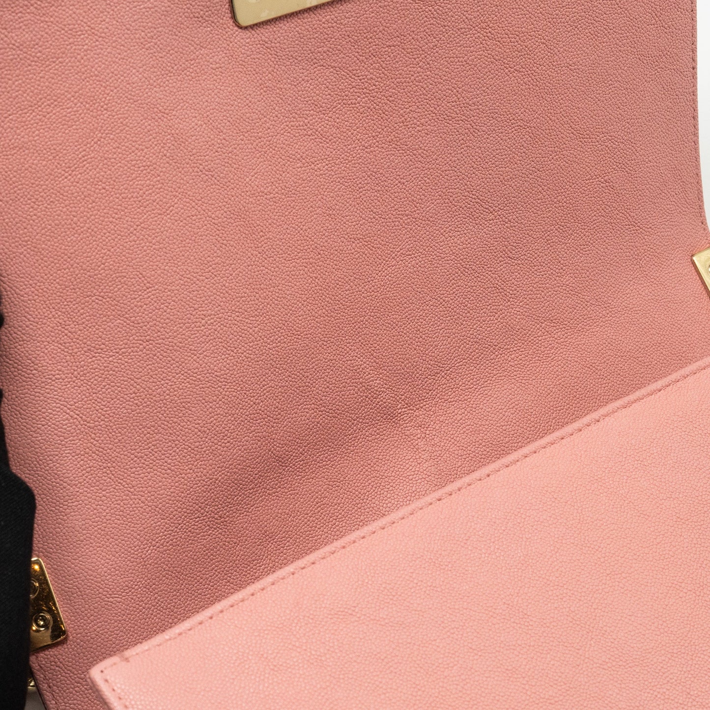 Chanel Medium Boy Bag Caviar Pink L