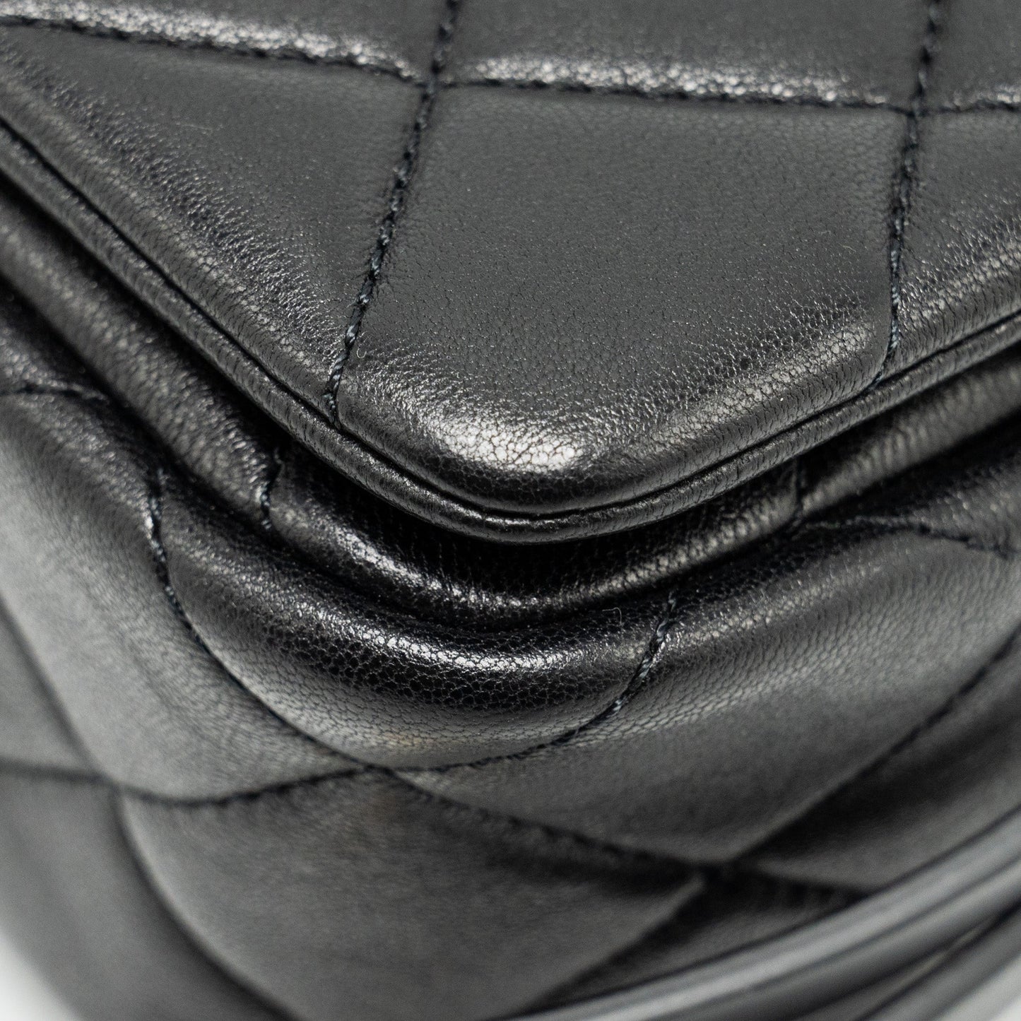 Chanel 23B Detail Chains Quilted Flap Bag Lambskin Black (Microchip)