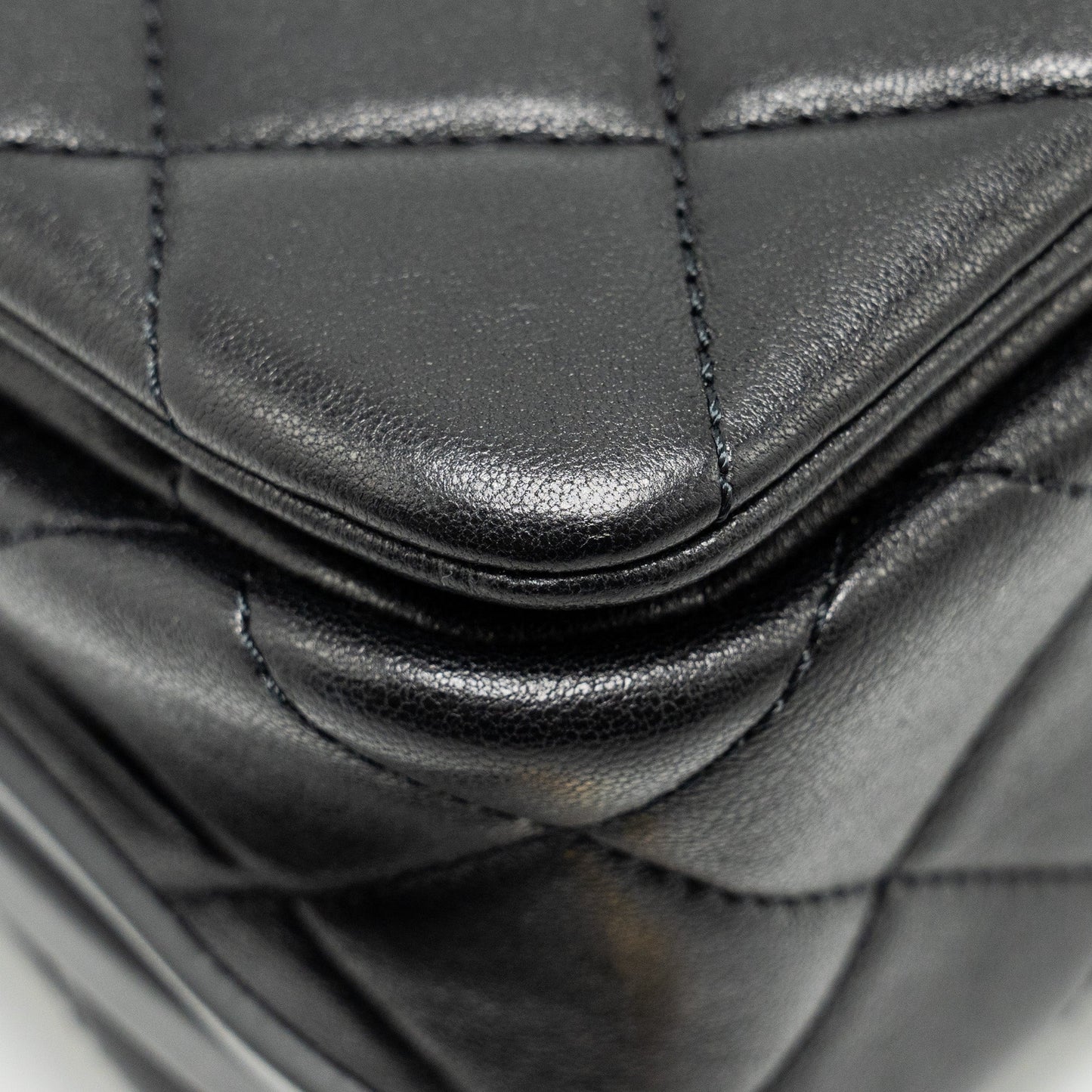 Chanel 23B Detail Chains Quilted Flap Bag Lambskin Black (Microchip)