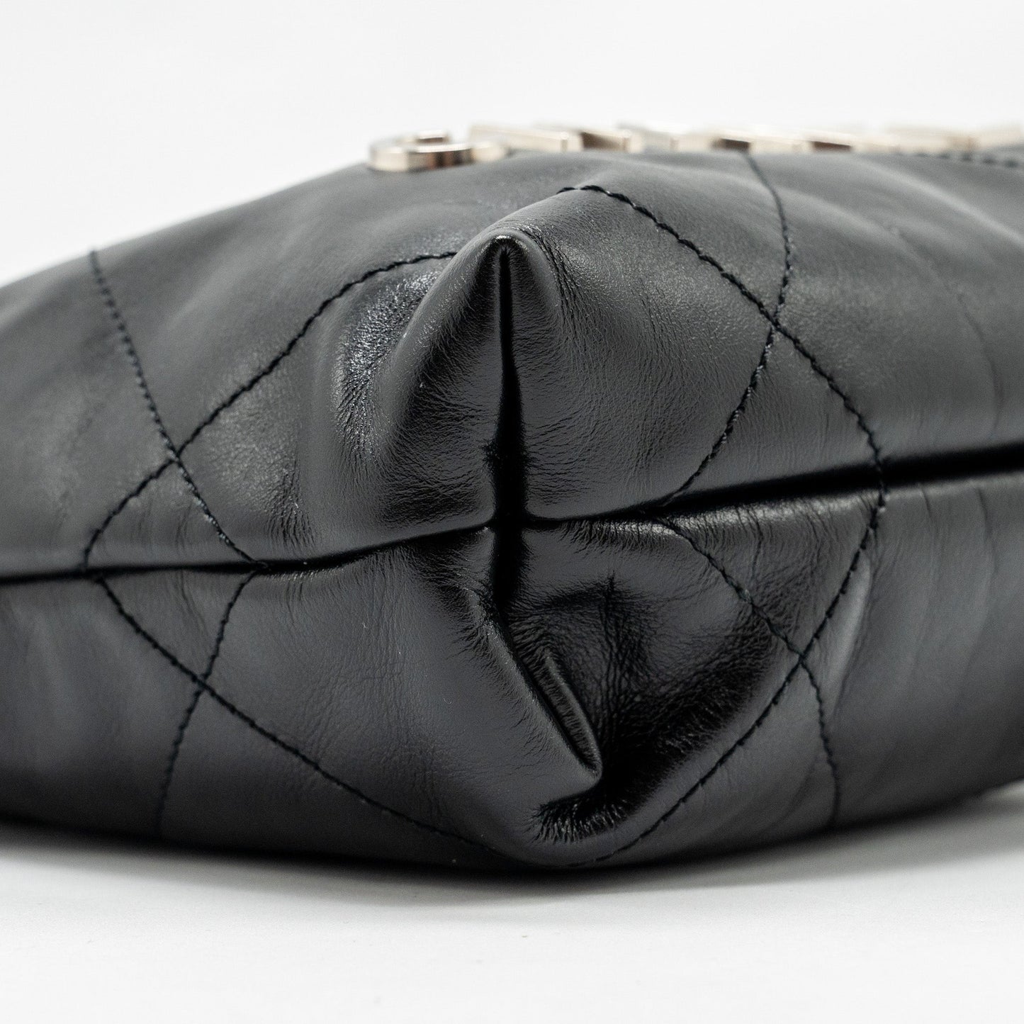 Chanel mini 22 Bag Shiny Calfskin Black  (Microchip)