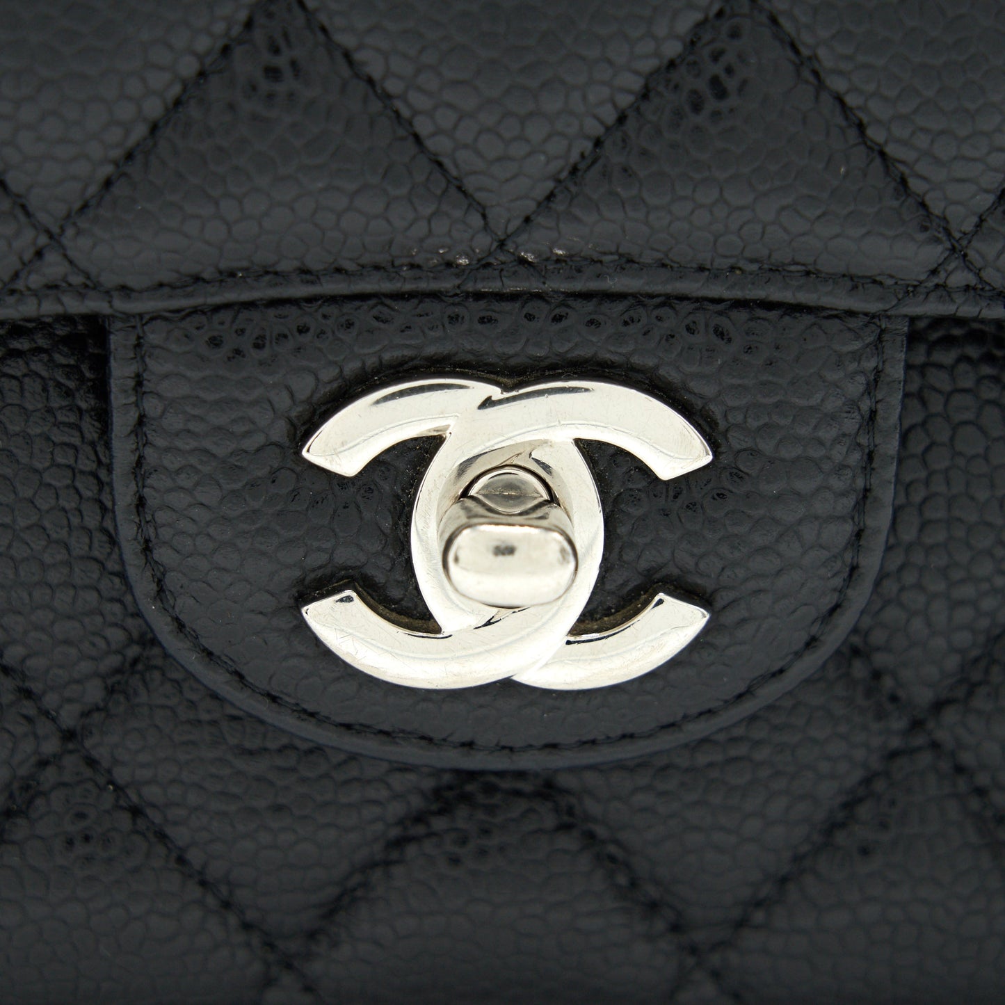 CHANEL MEDIUM CLASSIC DOUBLE FLAP CAVIER