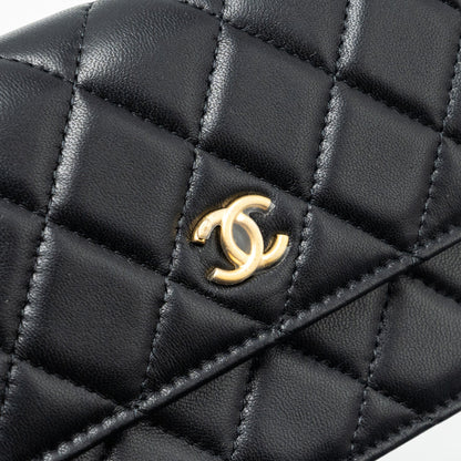 Chanel Pearl Crush mini flap wallet with chain lambskin black  (microchip)