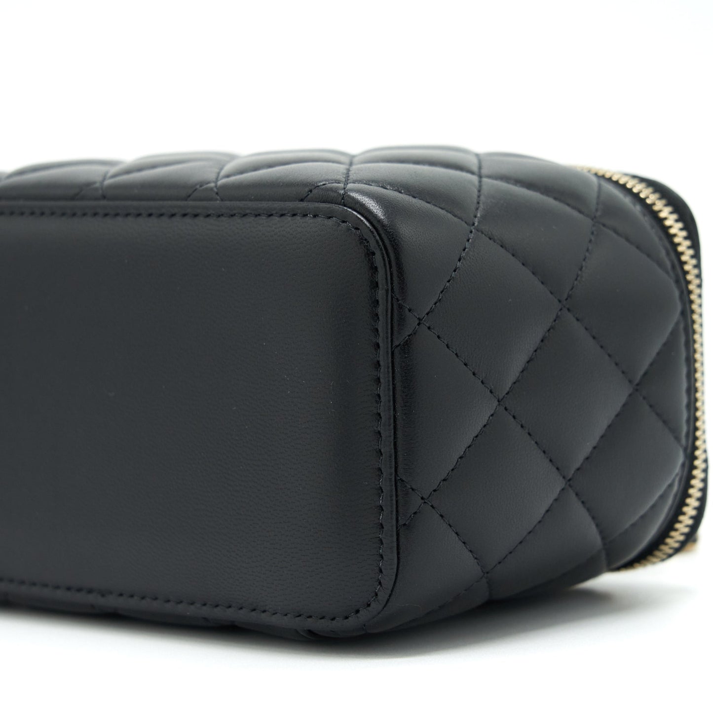 Chanel 22S Pearl Crush Long Vanity With Chain Lambskin Black