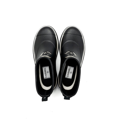 Chanel Size 38 Rubber Ankle Boots Black/ White