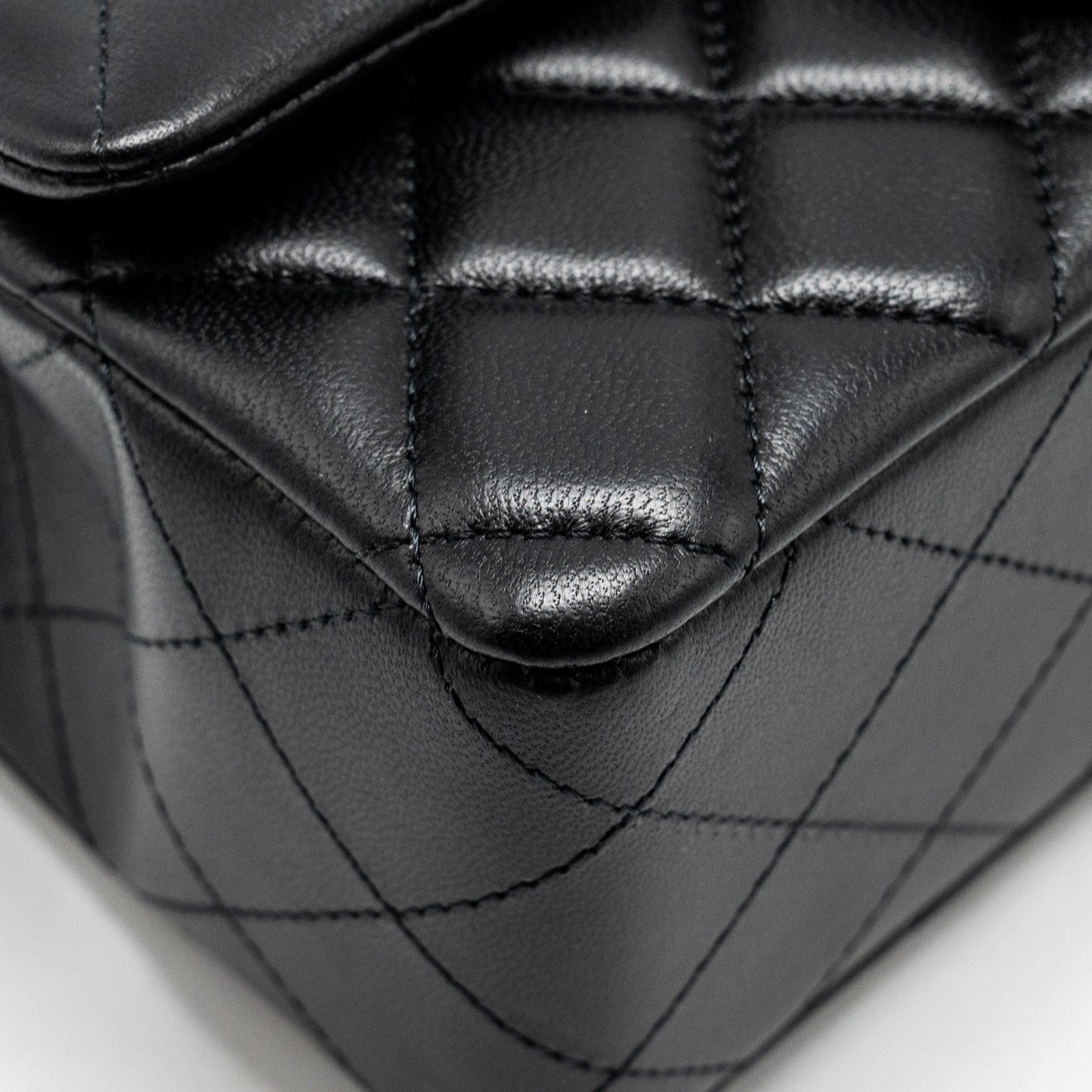 Chanel Mini Rectangular Flap Bag Lambskin Black L (microchip)