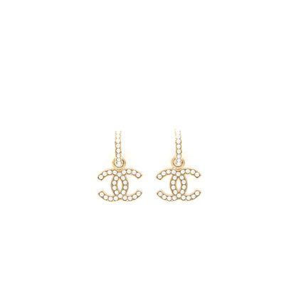 Chanel CC logo With Pearl Drop Earrings