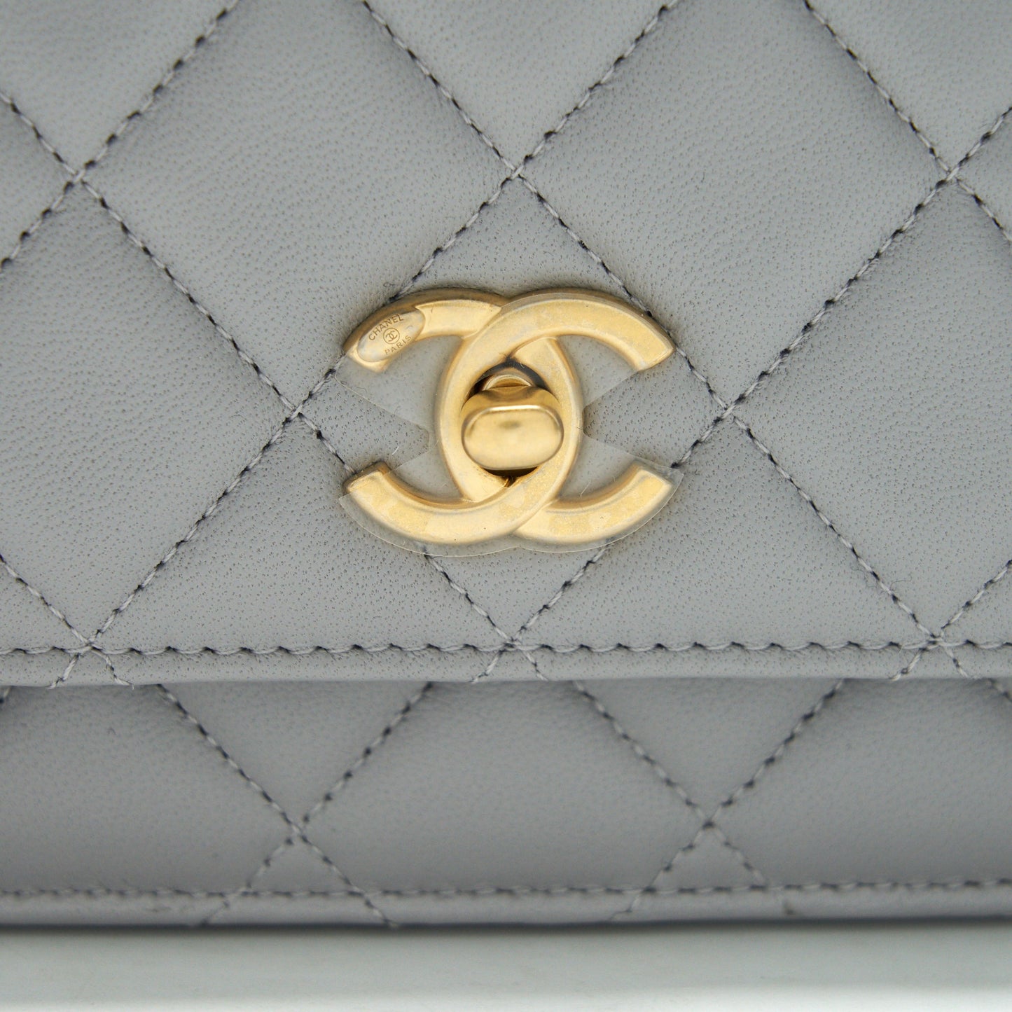 Chanel 21B Pearl Crush Wallet On Chain Grey