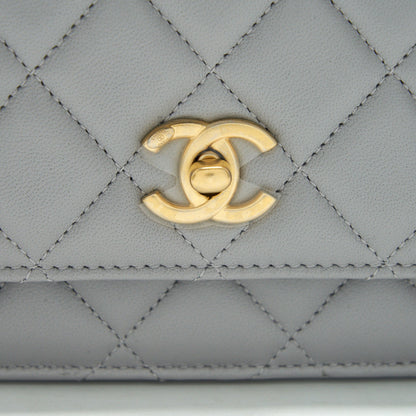 Chanel 21B Pearl Crush Wallet On Chain Grey