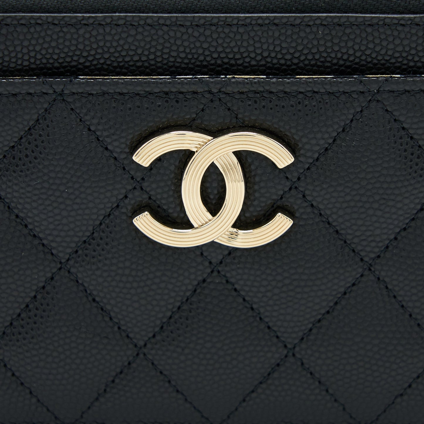 Chanel 23C Zipper Card Holder Caviar Black L (Microchip)