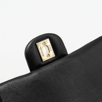 Chanel Mini Rectangular Flap Bag Lambskin Black L (microchip)