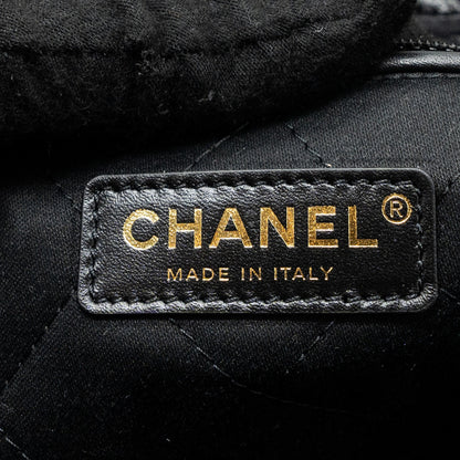 Chanel 24C 22 Bag Calfskin Black  (microchip)
