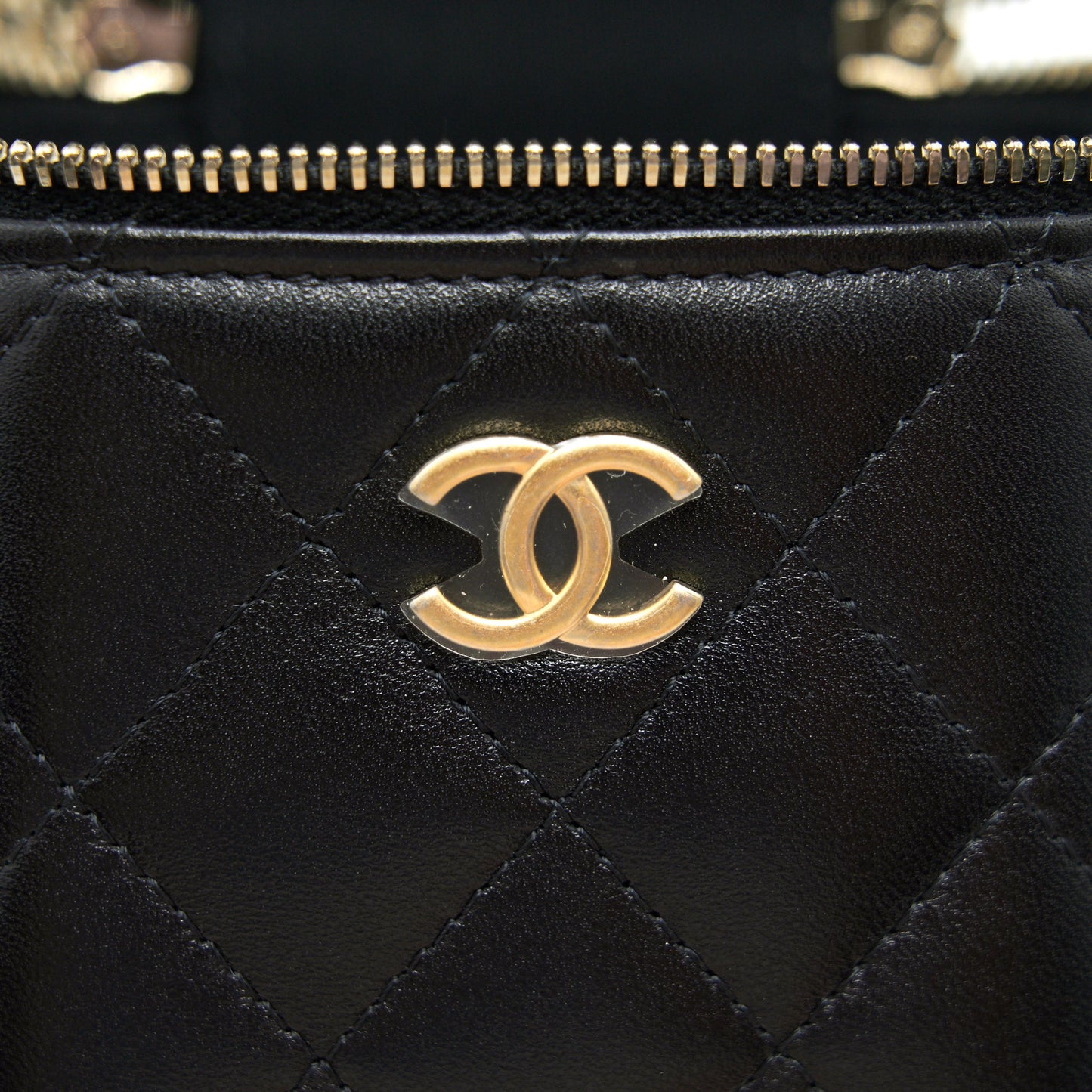 Chanel 21A Top Handle Vanity with Chain Black