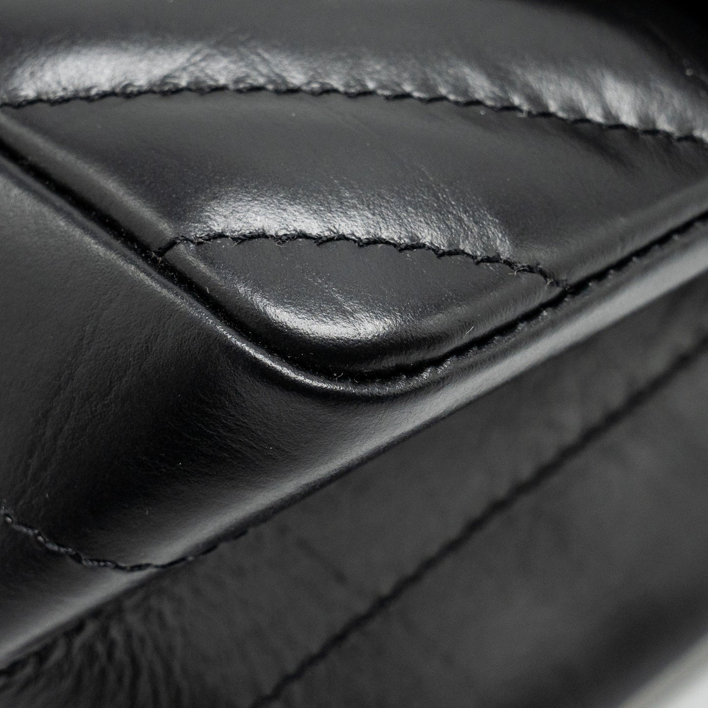 Chanel Mini 2.55 Reissue Chevron Calfskin Black  (Microchip)