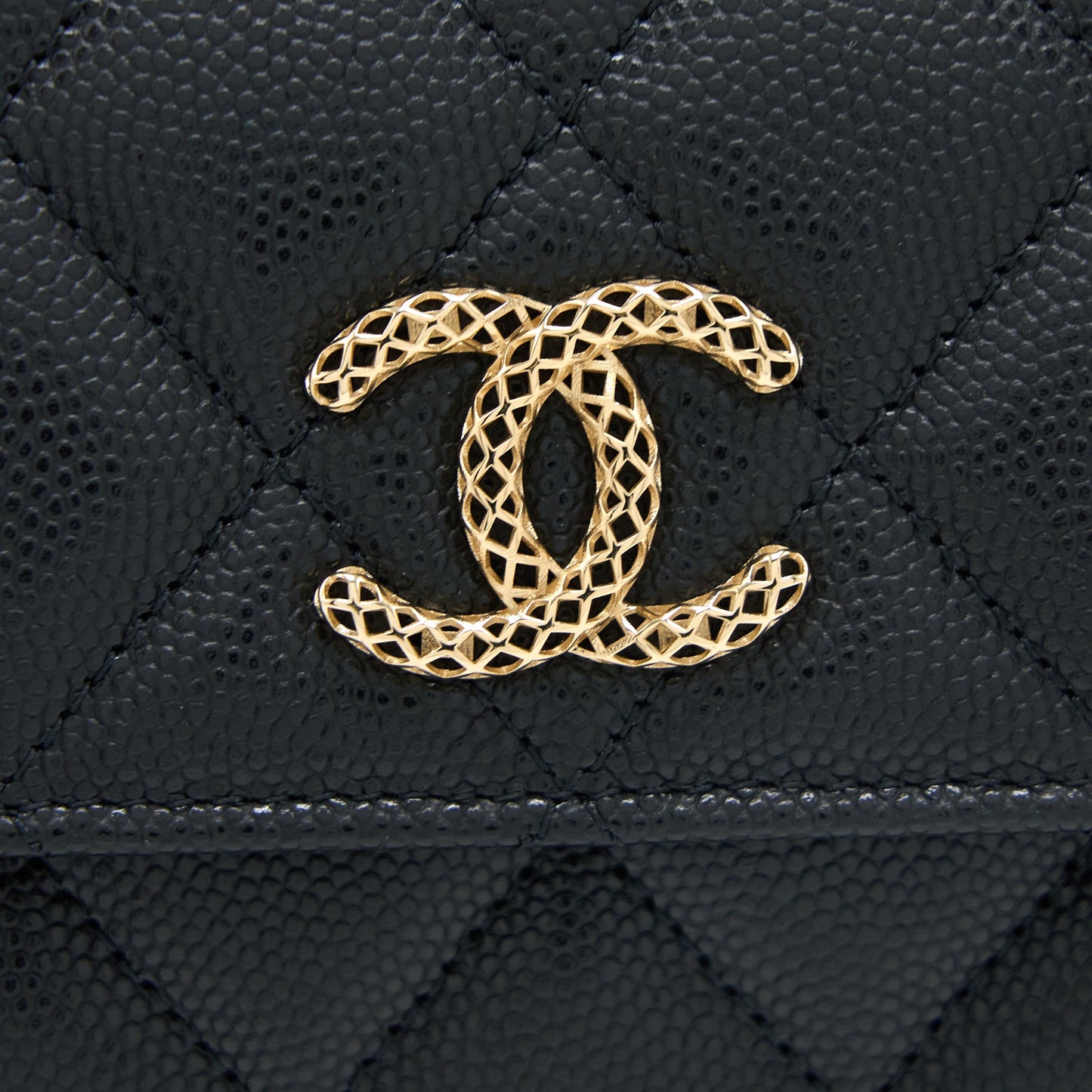 Chanel 23P Detailed CC logo Flap Card Holder Caviar Black L (Microchip)