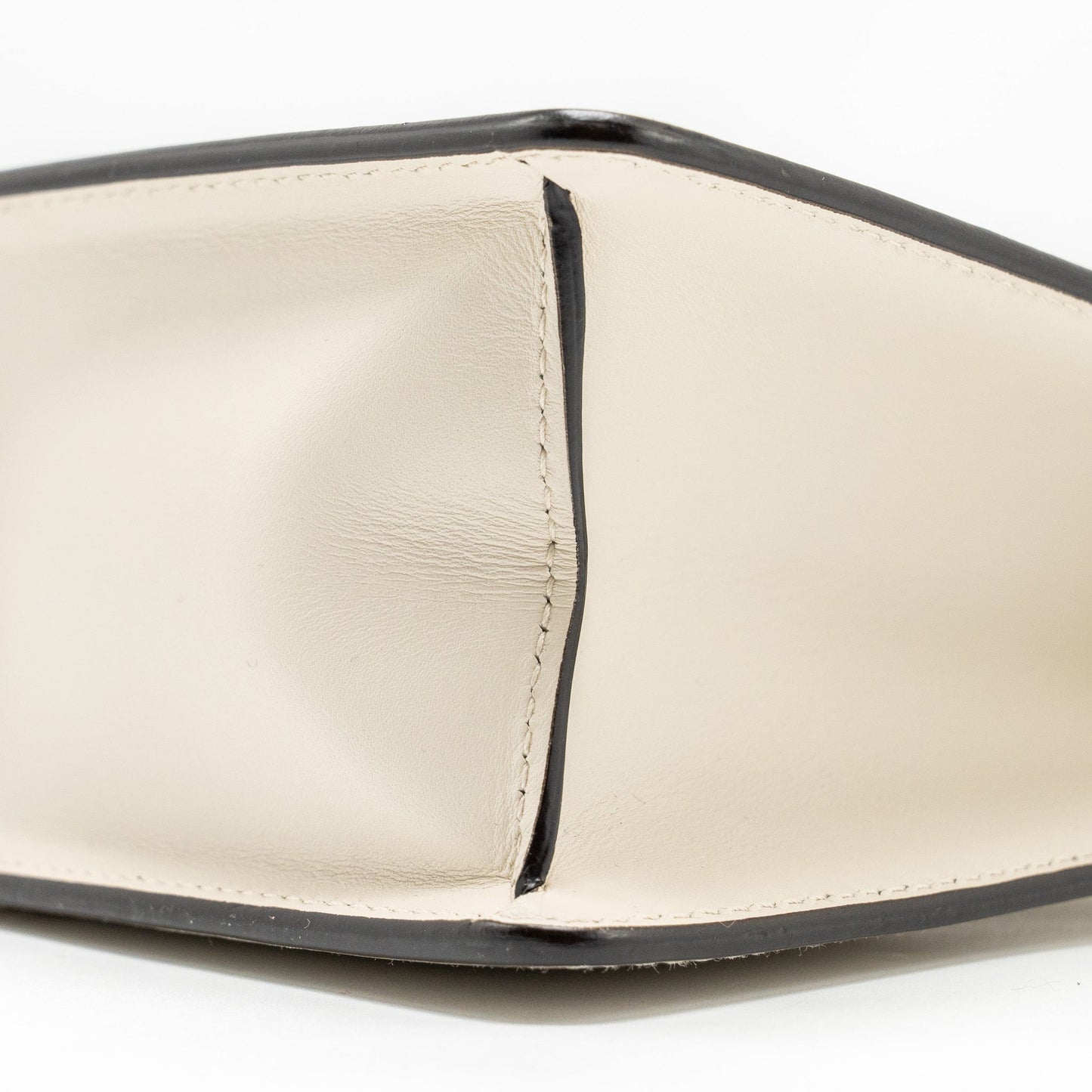 Gucci Medium Sylvie Bag calfskin white