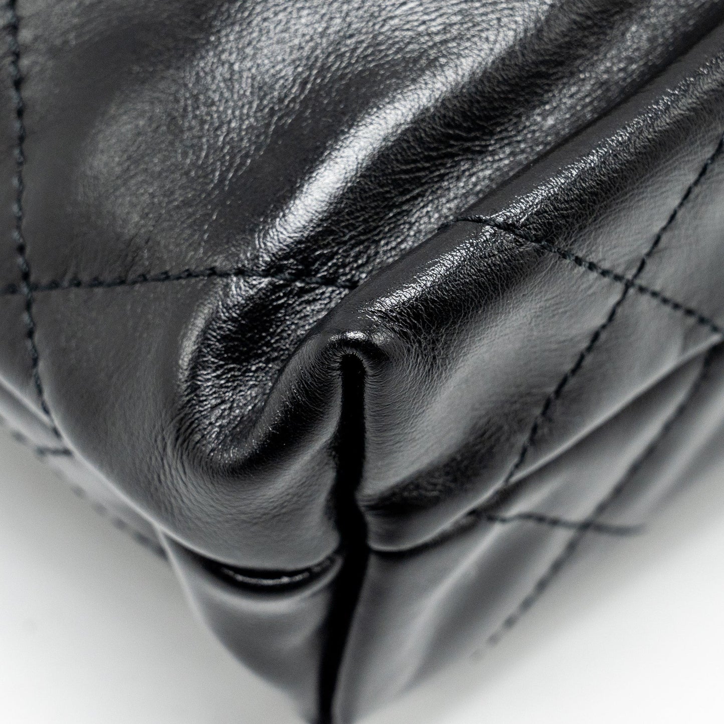 Chanel Mini 22 Bag Calfskin Black  (Microchip)