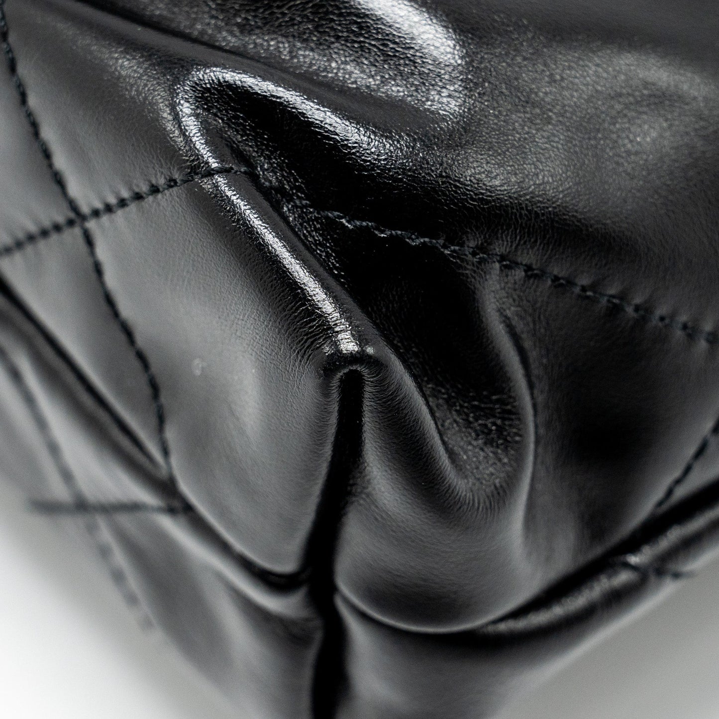 Chanel Mini 22 Bag Calfskin Black  (Microchip)
