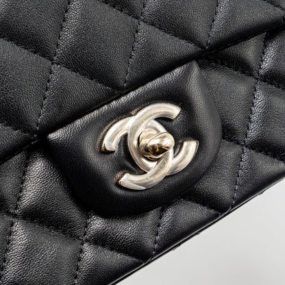 Chanel mini rectangular flap bag lambskin black L (Microchip)