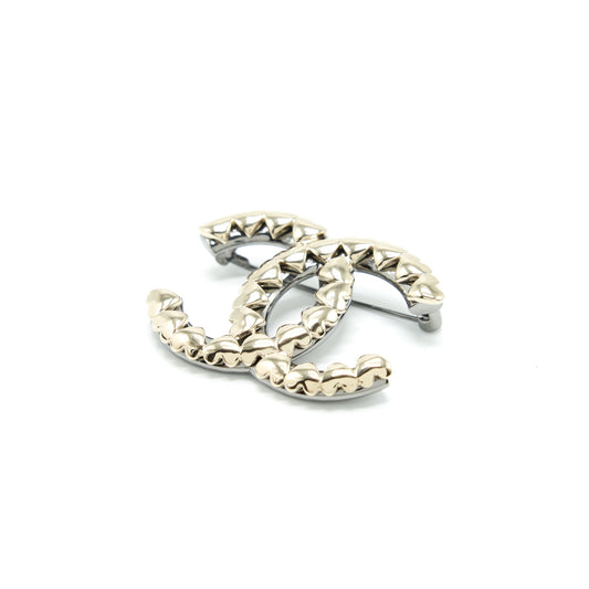 Chanel CC logo mini hearts brooch l