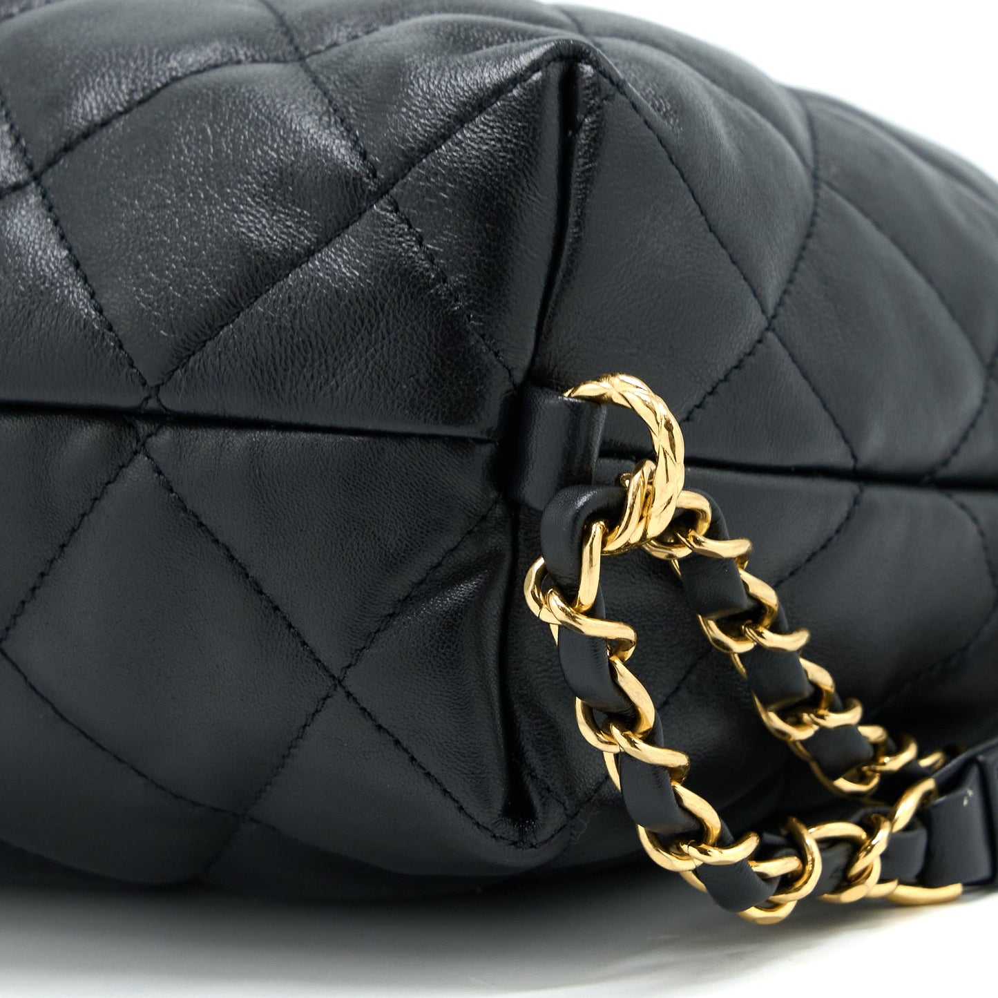 Chanel 22B Hobo Bag Lambskin Black (Microchip)