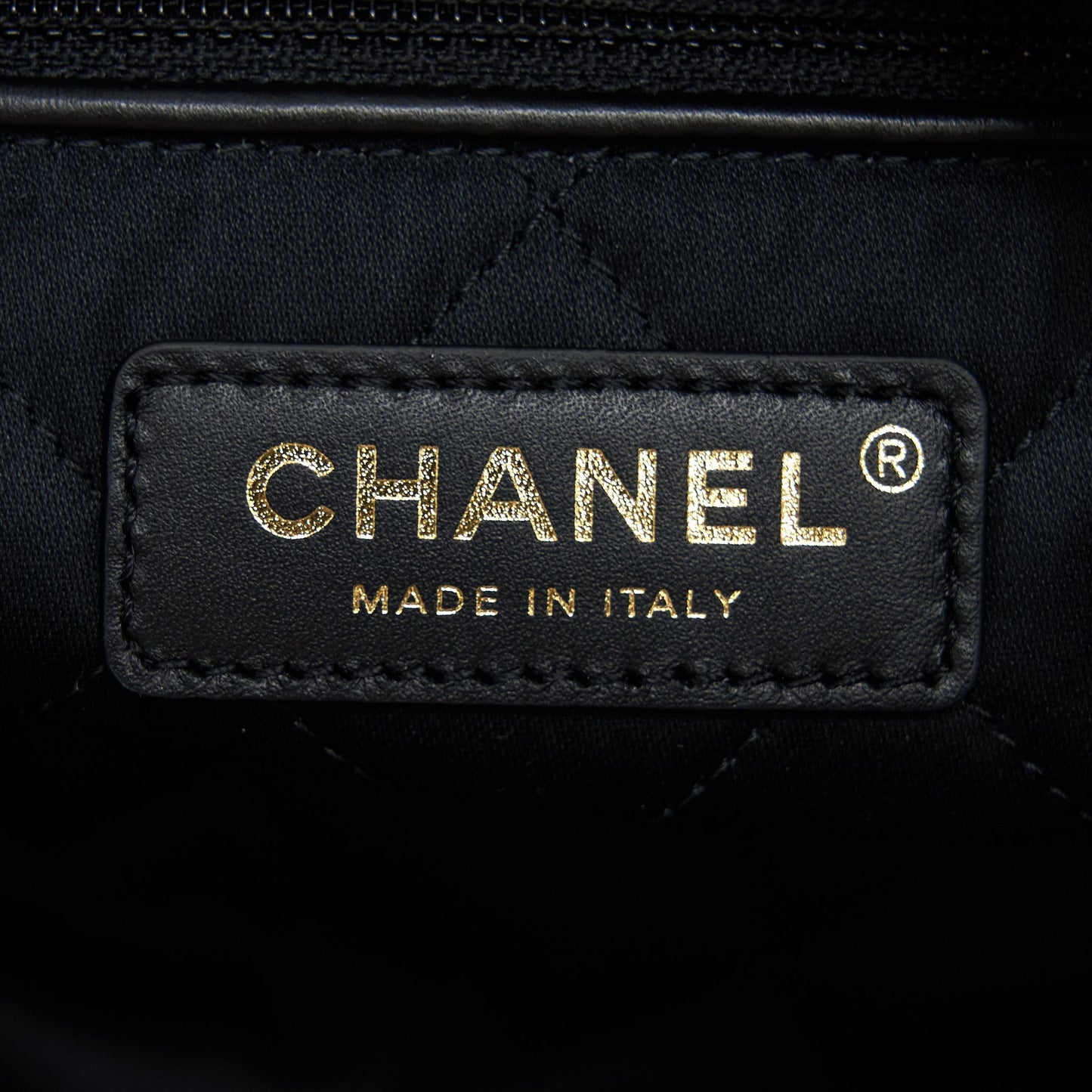 Chanel Medium 22 Bag Tweed Multicolour (Microchip)