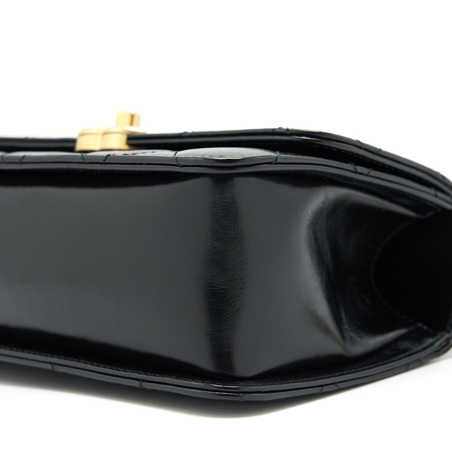 CHANEL 21A GOLD CRUSH FLAP BAG CALFSKIN Black