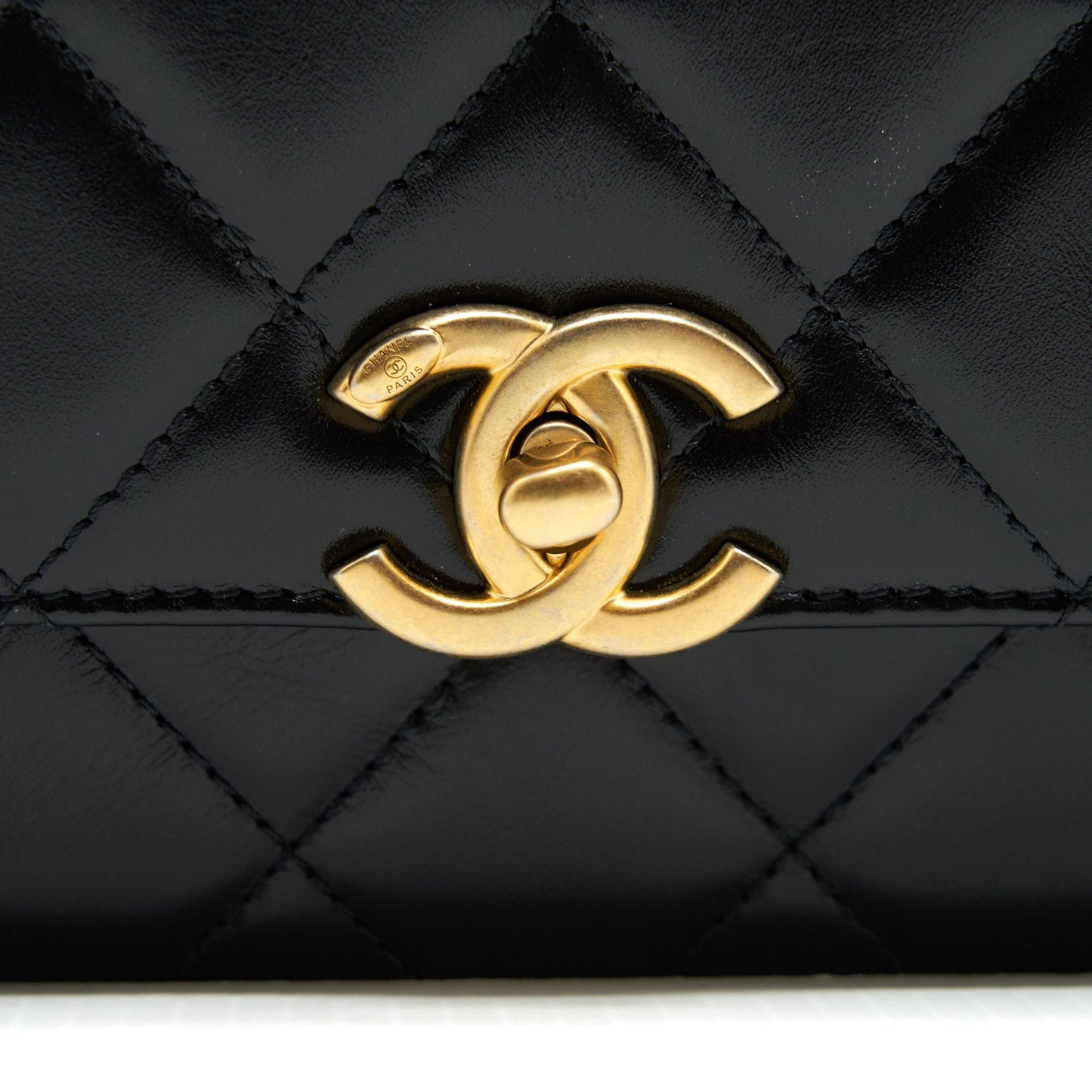 CHANEL 21A GOLD CRUSH FLAP BAG CALFSKIN Black