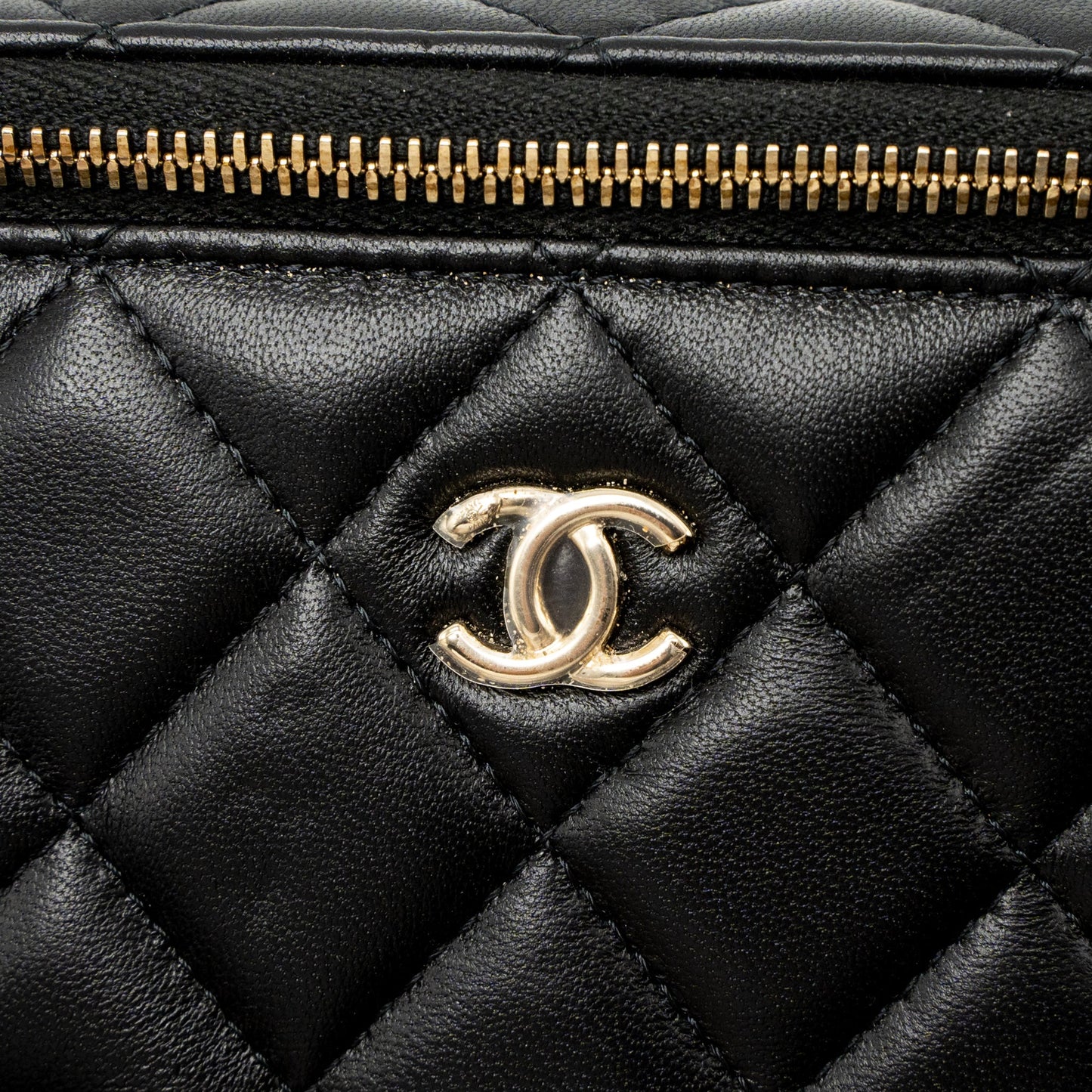 Chanel 23C Pearl Crush Long Vanity with Chain Lambskin Black L (Microchip)