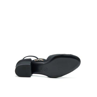 Chanel Size 38 Black Low Heel Pumps