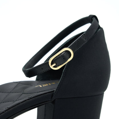 Chanel Size 38 Black Low Heel Pumps