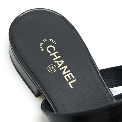 Chanel size37 Leather and pearl sandal black