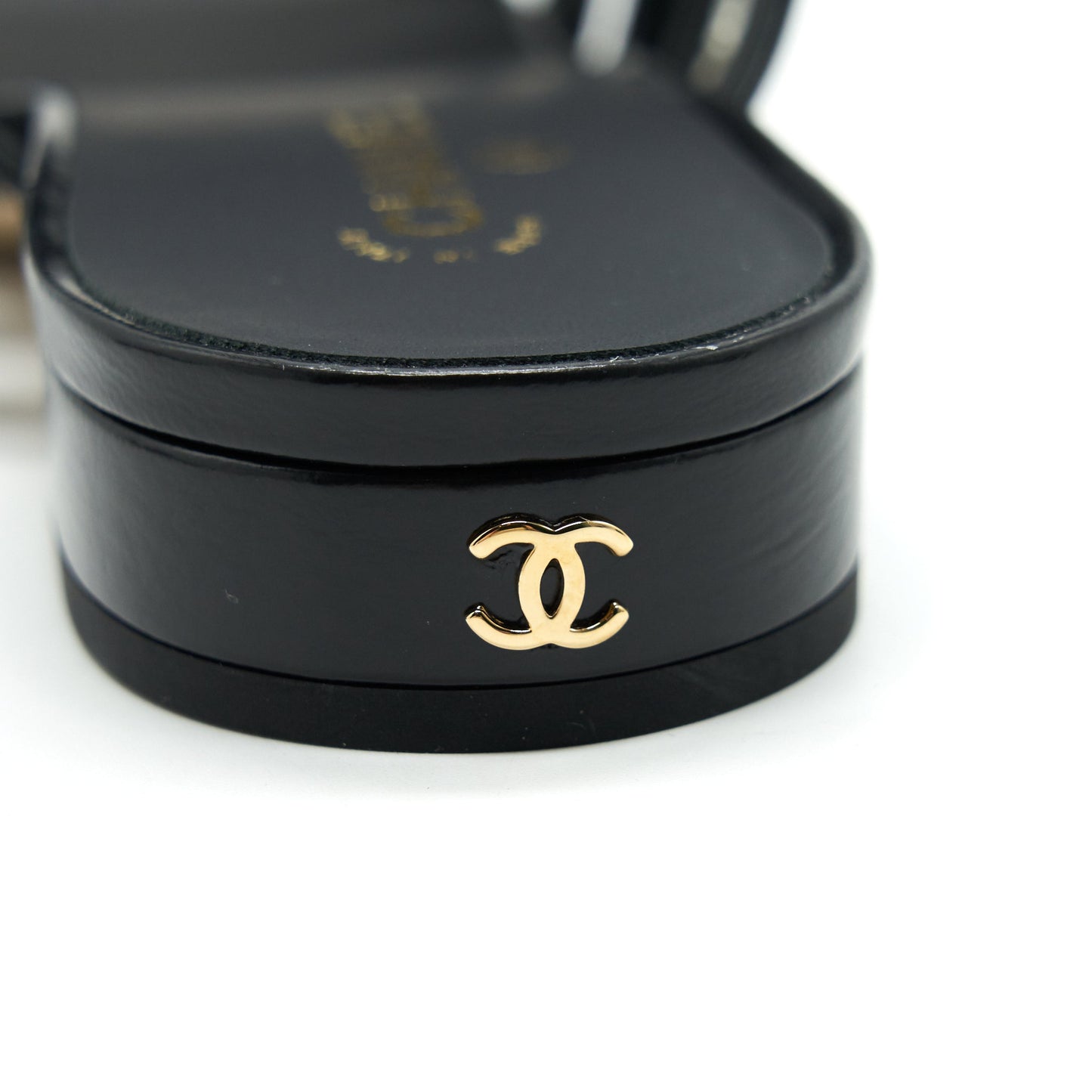 Chanel size37 Leather and pearl sandal black