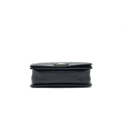 CHANEL MEDIUM BOY CHANEL HANDBAG CAVIAR BLACK