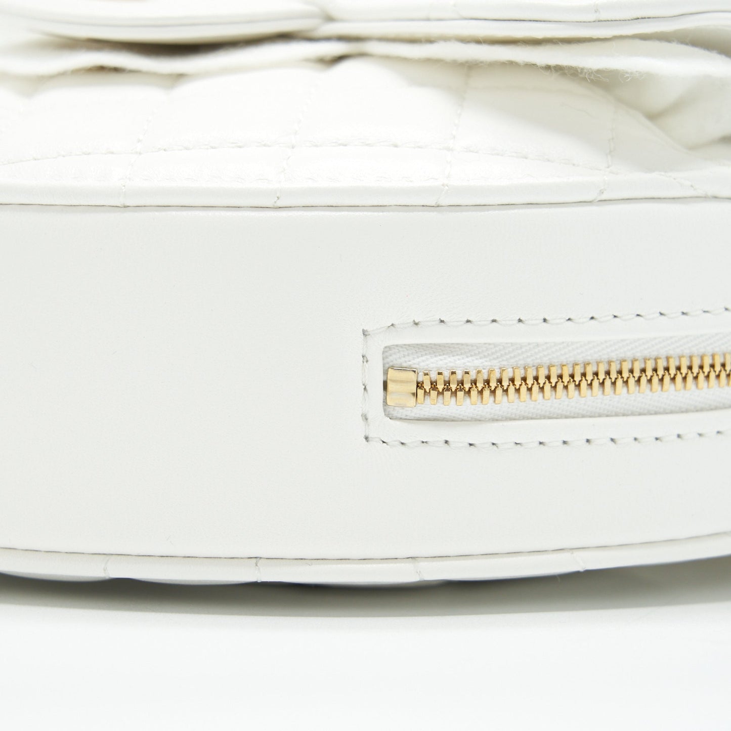 Chanel 22S Heart Bag Lambskin White L