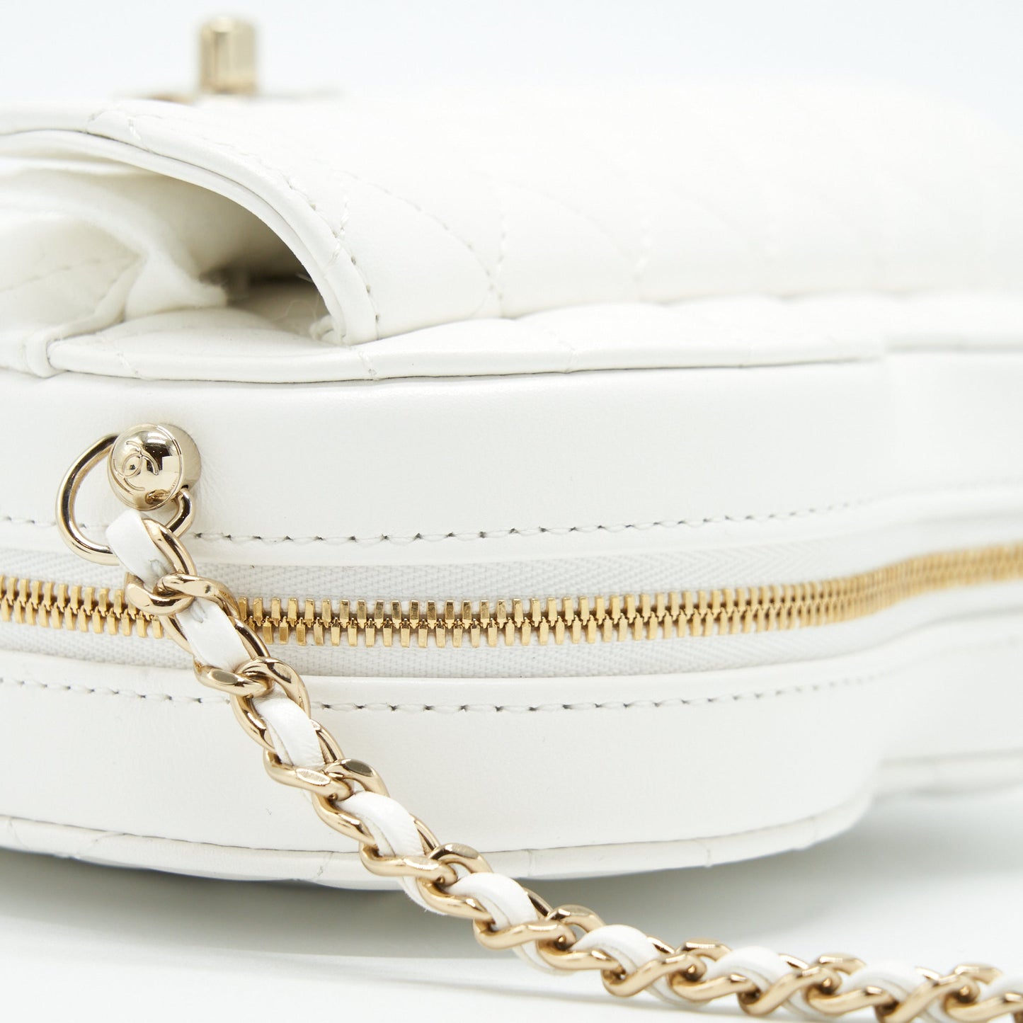 Chanel 22S Heart Bag Lambskin White L