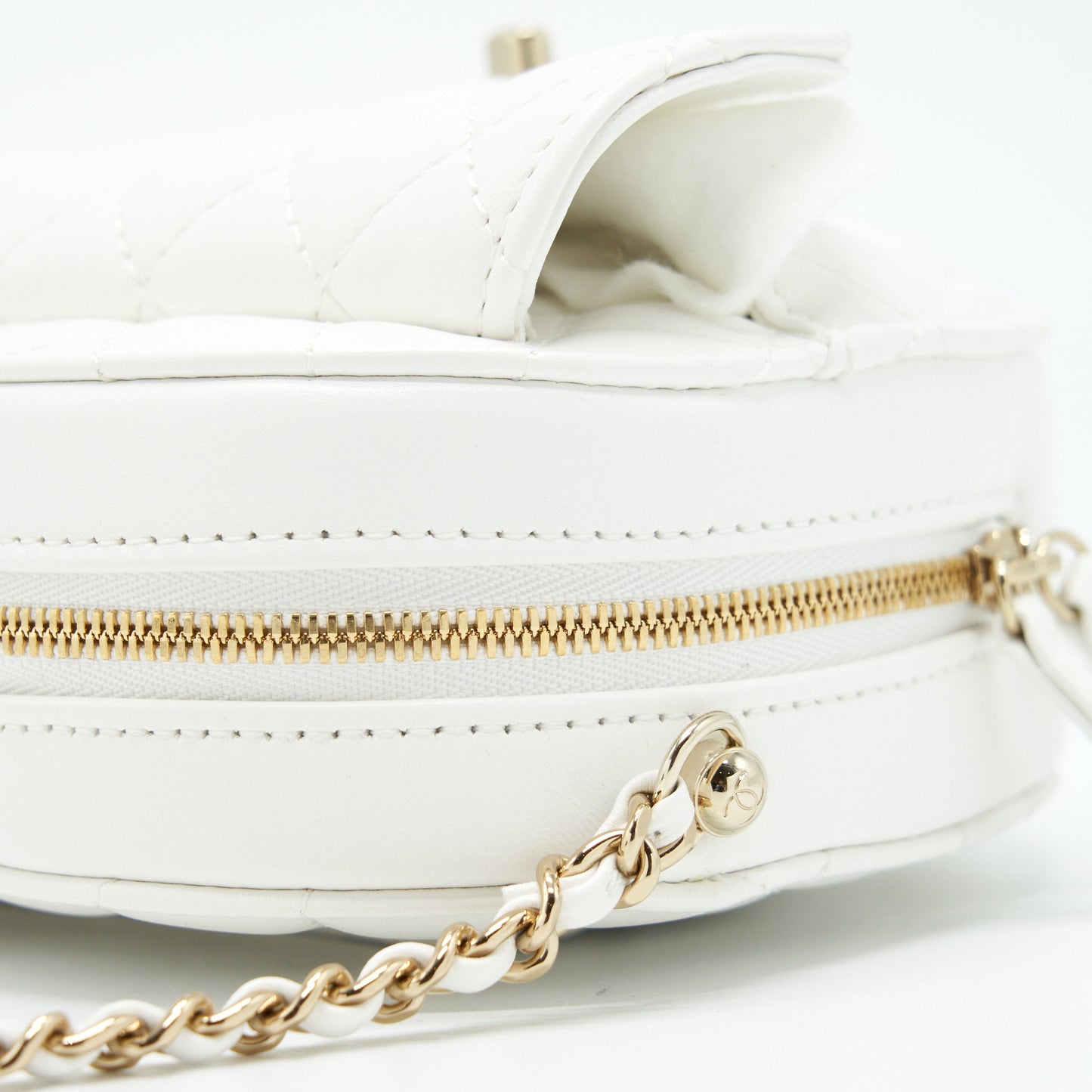 Chanel 22S Heart Bag Lambskin White L