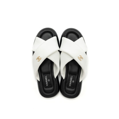 Chanel Size 39 Quilted Sandal Lambskin White/Black L