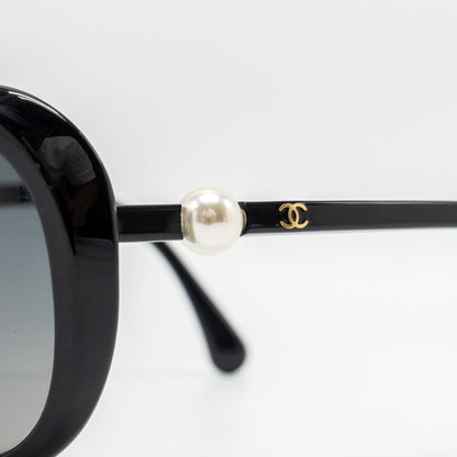 Chanel Sunglasses with Pearl Black