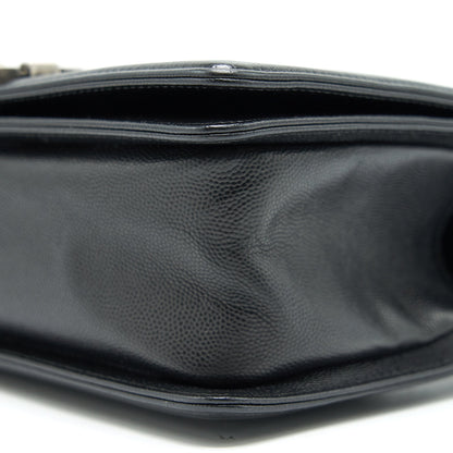 CHANEL MEDIUM BOY CHANEL HANDBAG CAVIAR BLACK