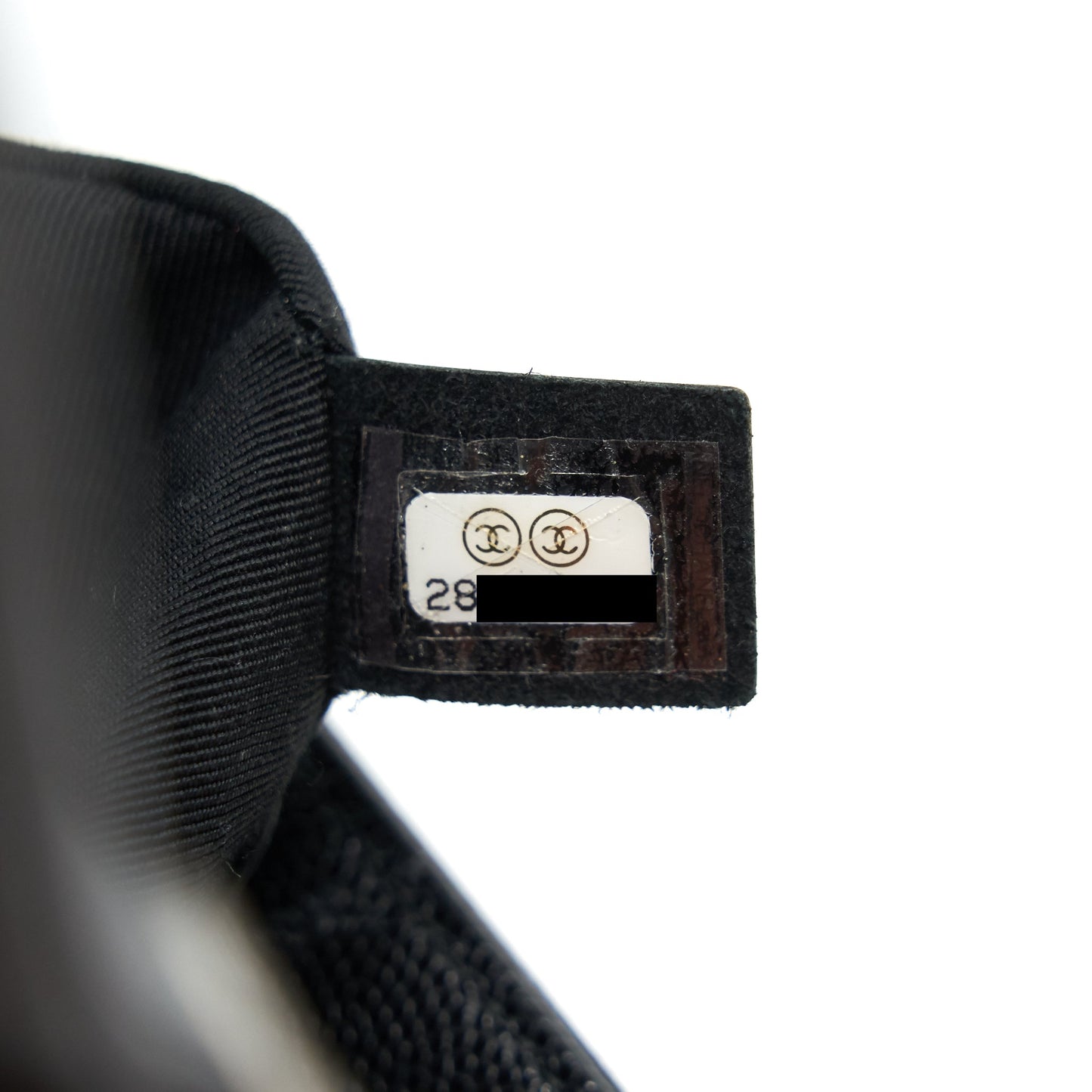 CHANEL MEDIUM BOY CHANEL HANDBAG CAVIAR BLACK