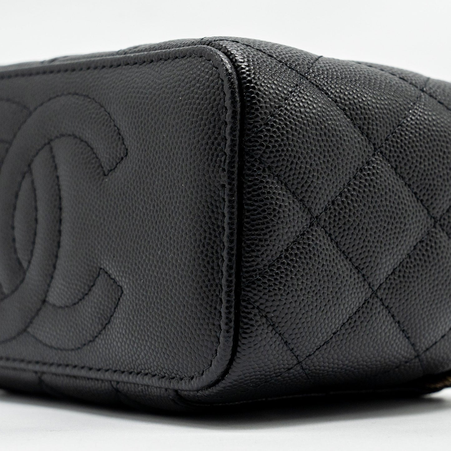 CHANEL Long Vanity With Chain Caviar Black L