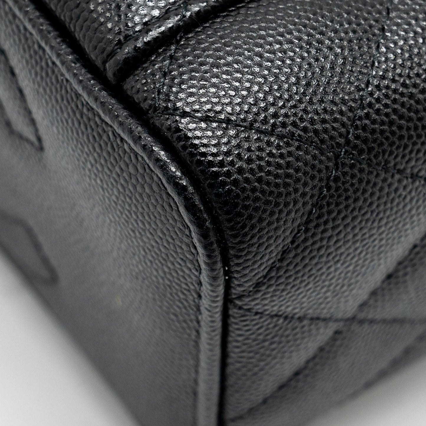 CHANEL Long Vanity With Chain Caviar Black L