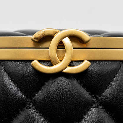 Chanel 21A Vanity With Chain Lambskin Black  (Microchip)